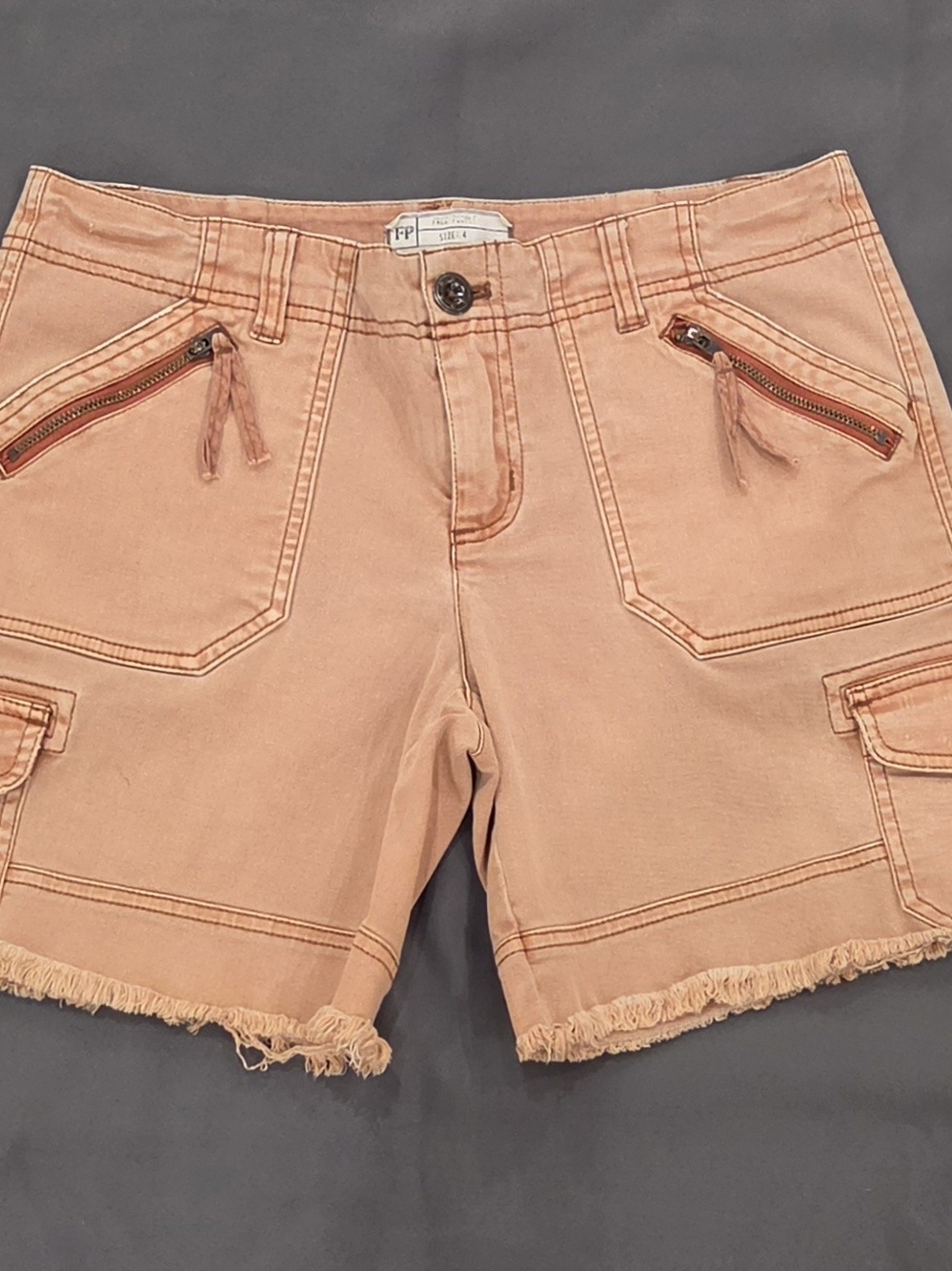 Free People Frayed-Hem Zip-Pocket Cargo Shorts Clay Size 4